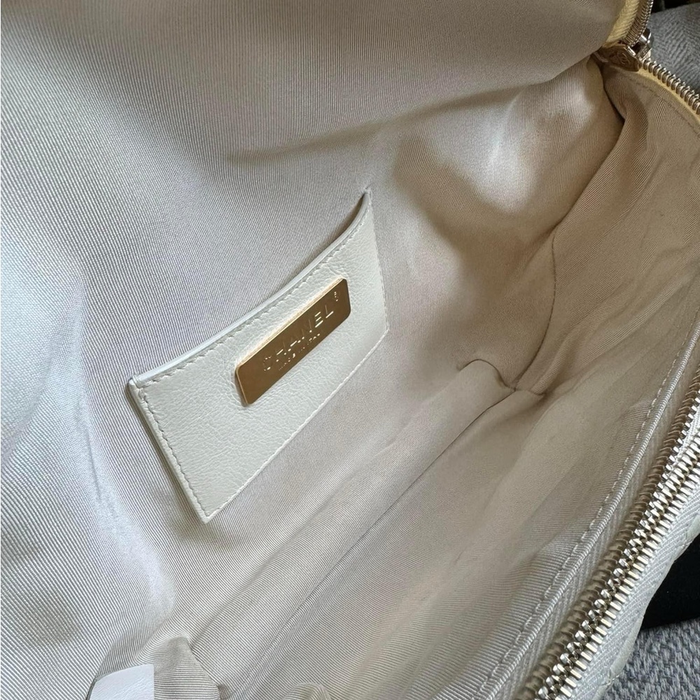 Price is FIRM✨Chanel All About Waist bumbag - Picture 16 of 16